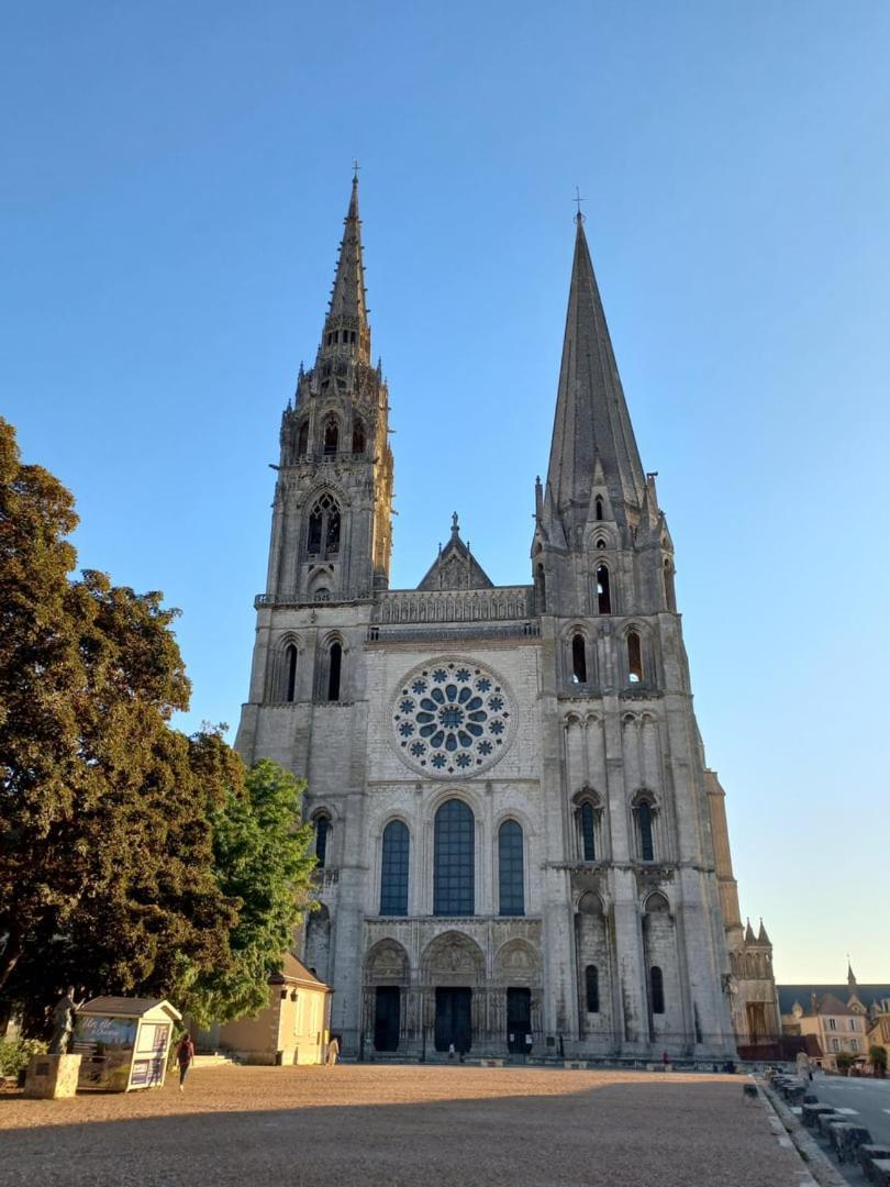 Le Gite De La Cathedrale Apartment Chartres Exterior foto
